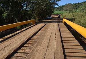 Nova ponte sobre o rio Quilombo