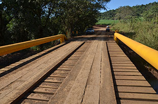 Nova ponte sobre o rio Quilombo