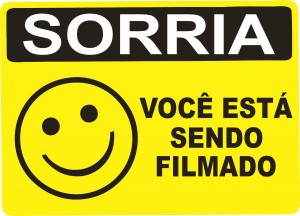 adesivo-sorria-voc-esta-sendo-filmado-pacote-c-5-D_NQ_NP_146011-MLB20452950046_102015-F